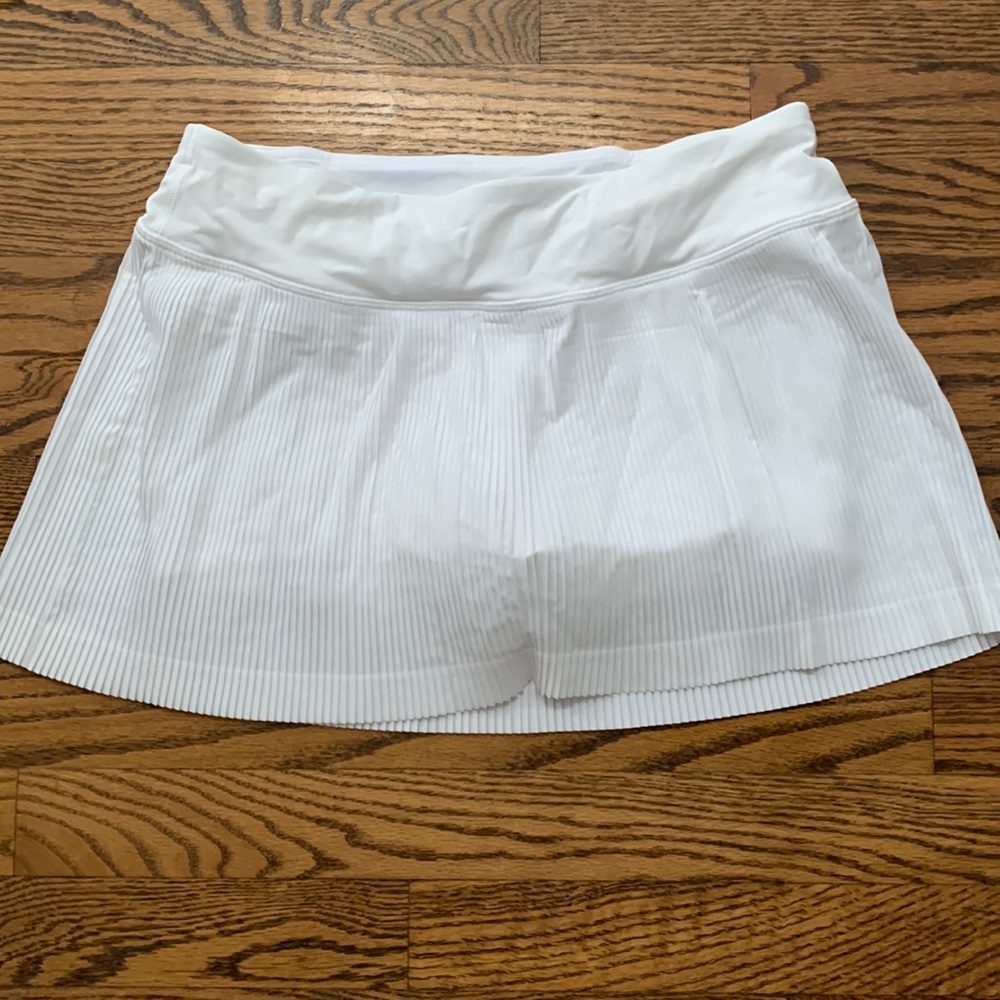 Pleat to Street Mid-Rise Skirt - Lululemon Size 6